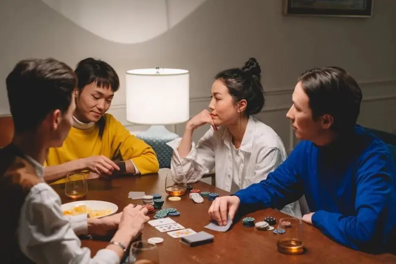 超池下注何时使用技巧_德州扑克超池下注策略_德州扑克控池