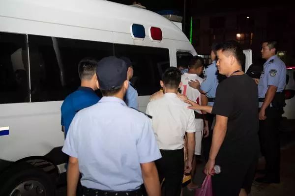 合肥阜南路赌博窝点_德州扑克输赢_庐阳公安分局端掉赌博窝点