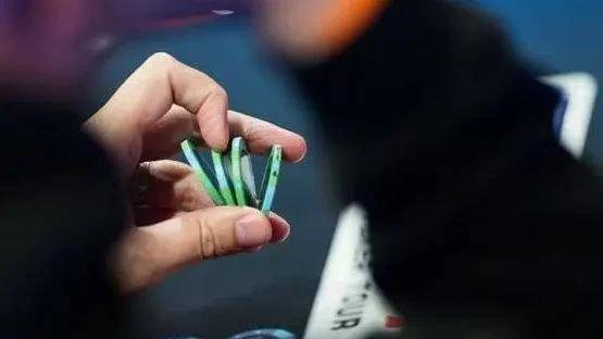 德州扑克马脚_在线德州扑克电影_扑克tells马脚解读