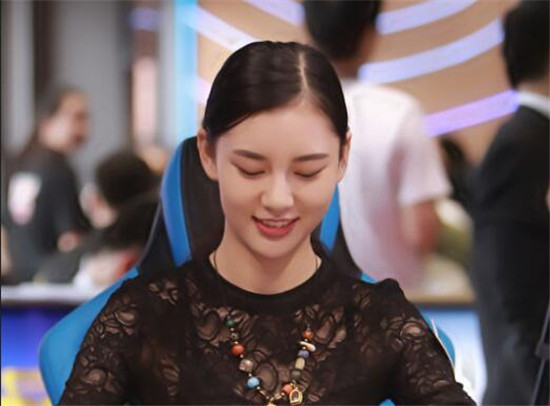在中国打职业德州扑克_职业德州扑克选手 余铃涵 德州扑克女大神