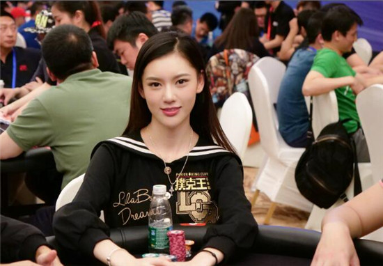 职业德州扑克选手 余铃涵 德州扑克女大神_在中国打职业德州扑克