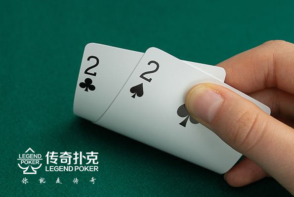 中间隔了很多张的同花牌不该碰_德州APP不该玩的起手牌_德州扑克入池手牌