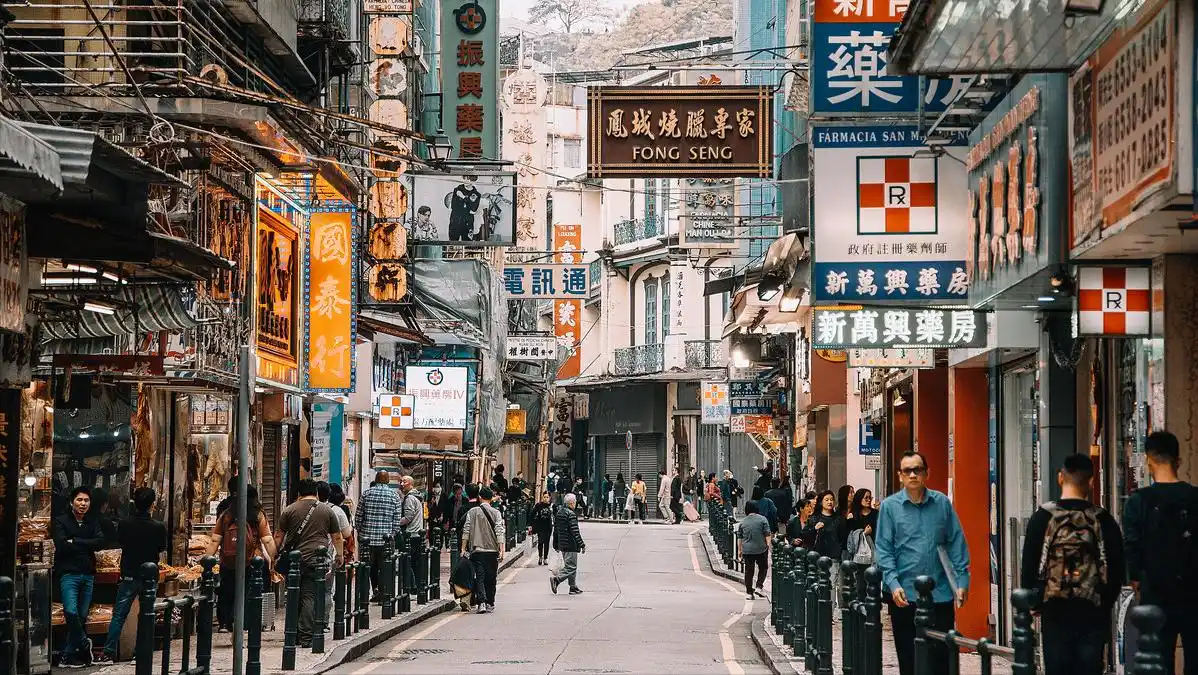 澳门德州扑克哪里有_澳门旅游必去景点_澳门塔俯瞰澳门