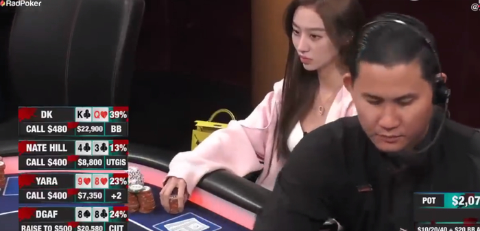 德州扑克女选手高兴_YARA扑克大赛_德扑美女YARA精彩牌局