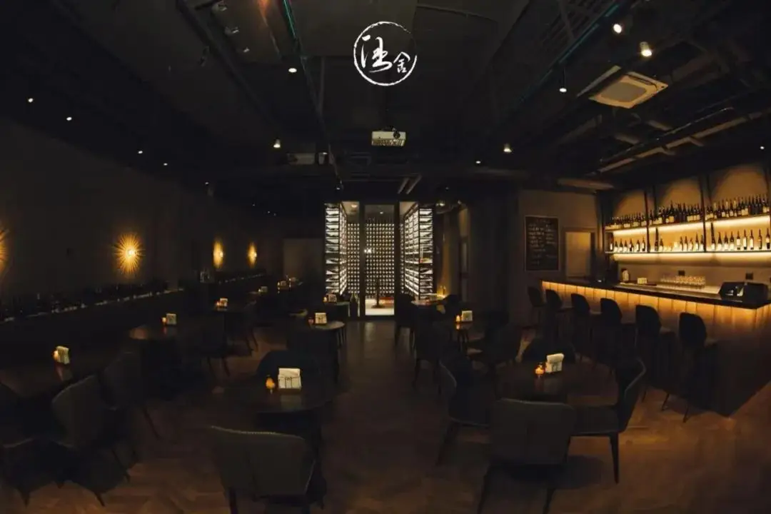 香槟盲品 德州扑克 涵舍活动_草莓玩德州扑克