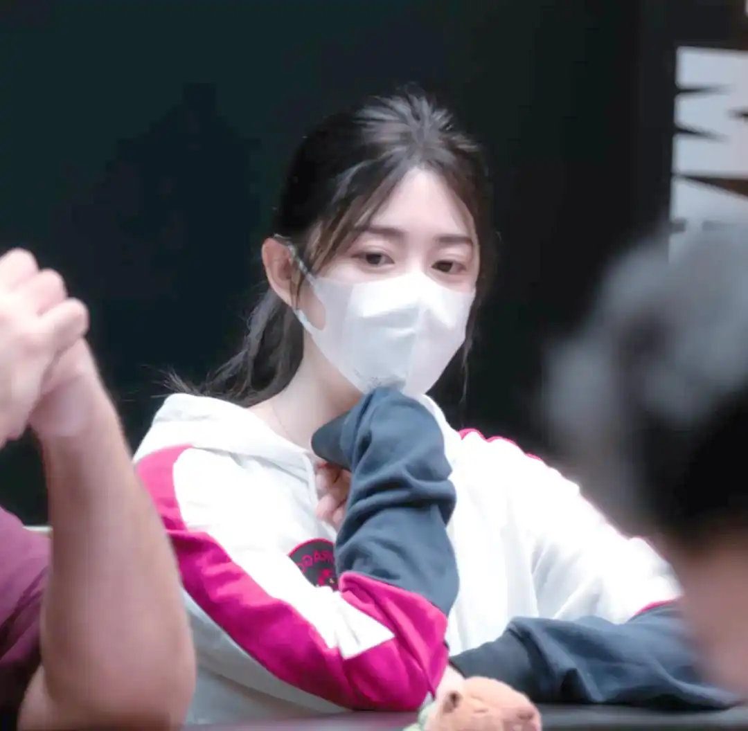 德州扑克职业女选手_宋莹PD12济州站扑克比赛_女性牌手扑克挑战与经历