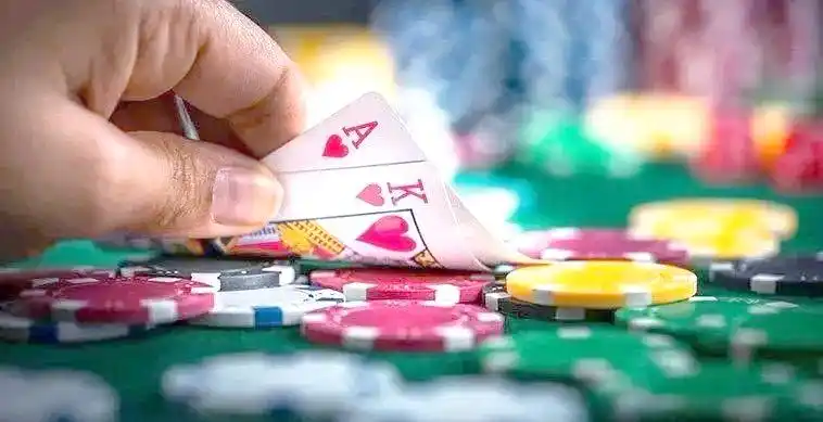 德州扑克弃牌常见误区_德州扑克弃牌策略_德州扑克十大弃牌