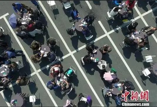 掼蛋在中国金融圈流行_德州扑克一起配合打_掼蛋游戏规则