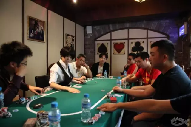 扑克脸技巧_德州扑克心理战_德州扑克 技术
