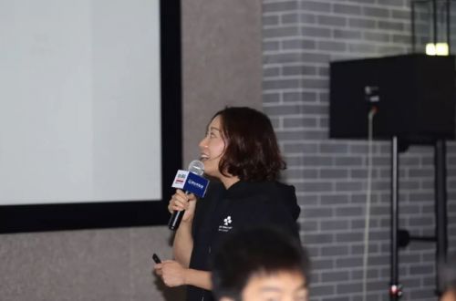 德州扑克o_吴世春实验室_梅花天使创投创业培训