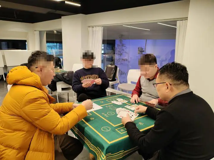 德州扑克27是什么规则_金融圈掼蛋社交_掼蛋游戏规则