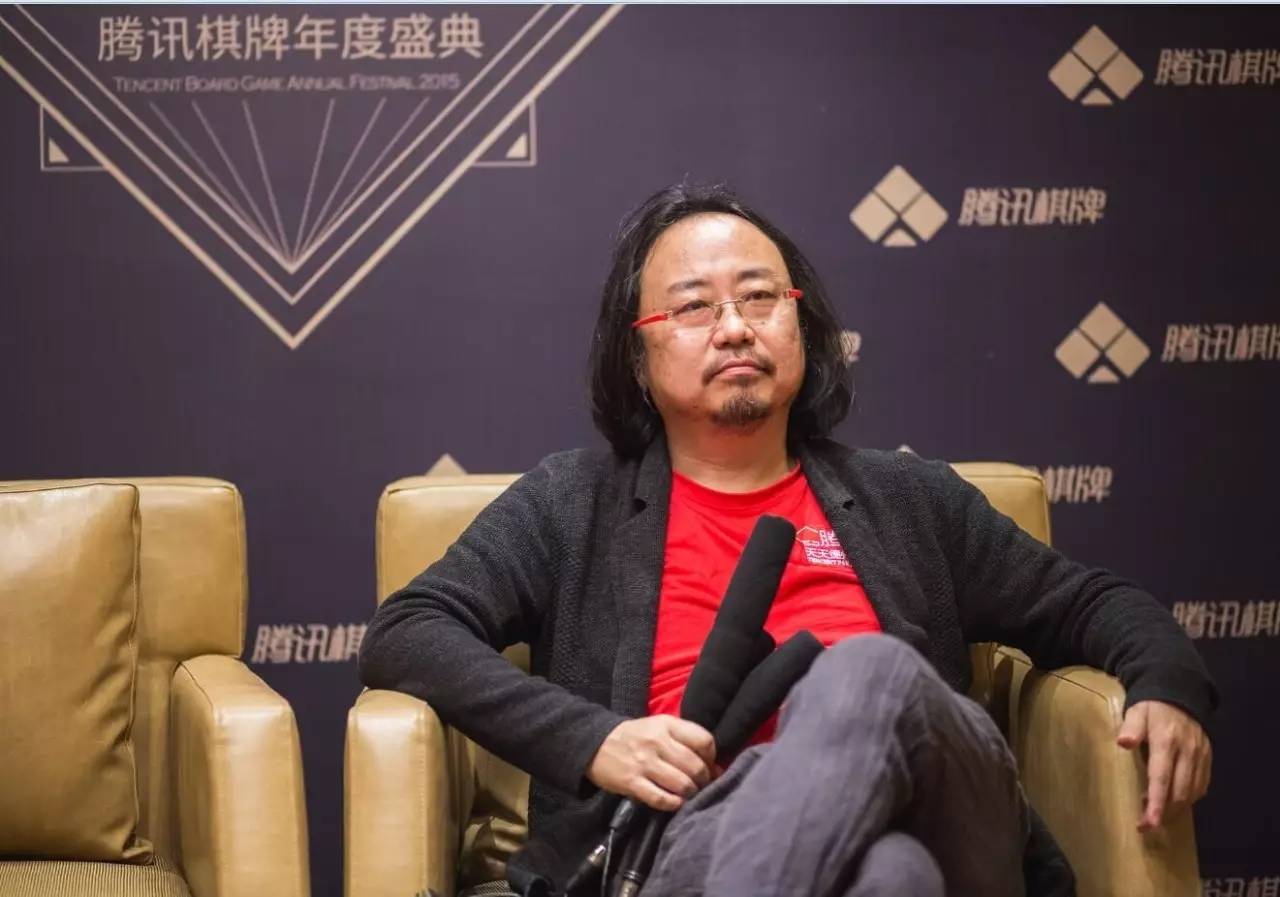 德州扑克锦标赛策略_现金与比赛打法对比_哪个平台玩德州扑克
