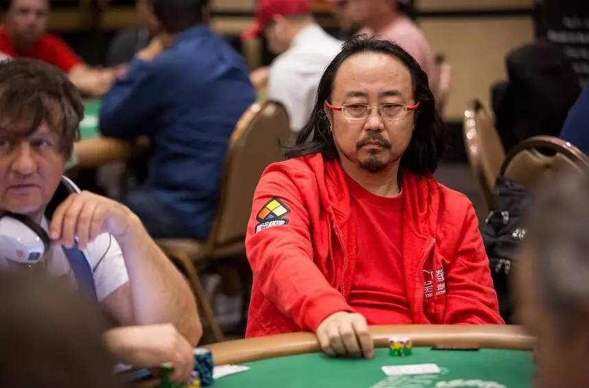 哪个平台玩德州扑克_德州扑克锦标赛策略_现金与比赛打法对比