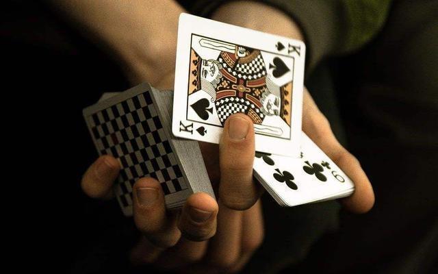 德州扑克历史风波_德州扑克金币_棋牌游戏涉赌风险