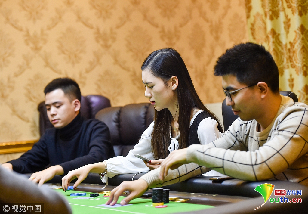 成都电子科技大学 德州扑克 玩家 _ 德州扑克 女神 余铃涵 _德州扑克玩家中国