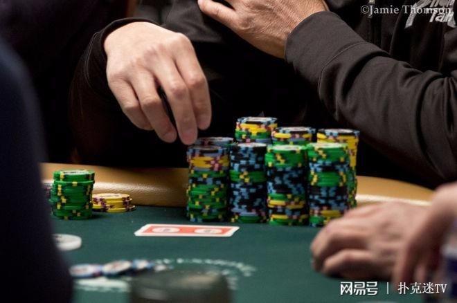 低注额网络扑克暗三条下注_德州扑克 三条比大小_微注额扑克后门听牌下注