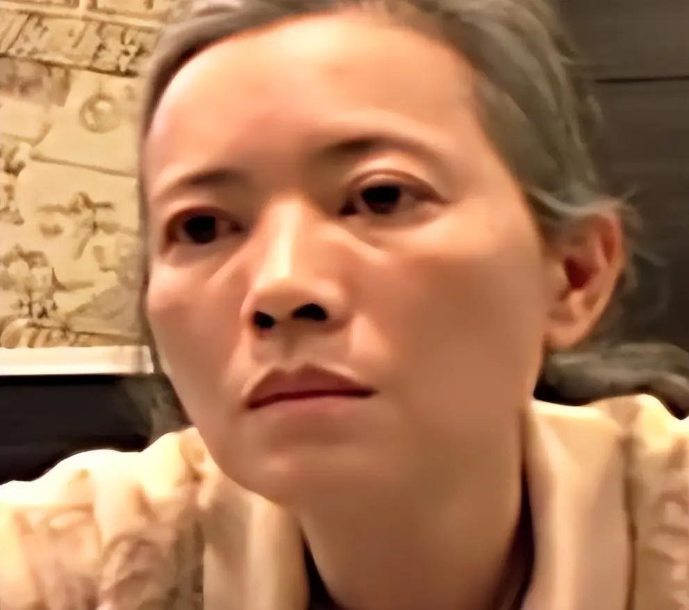 赌桌上输光的明星_明星玩德州扑克_明星赌博新闻