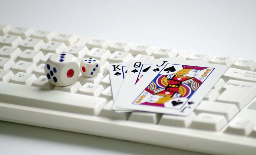棋牌游戏赌博风险_网络赌博识别_打德州扑克挣钱