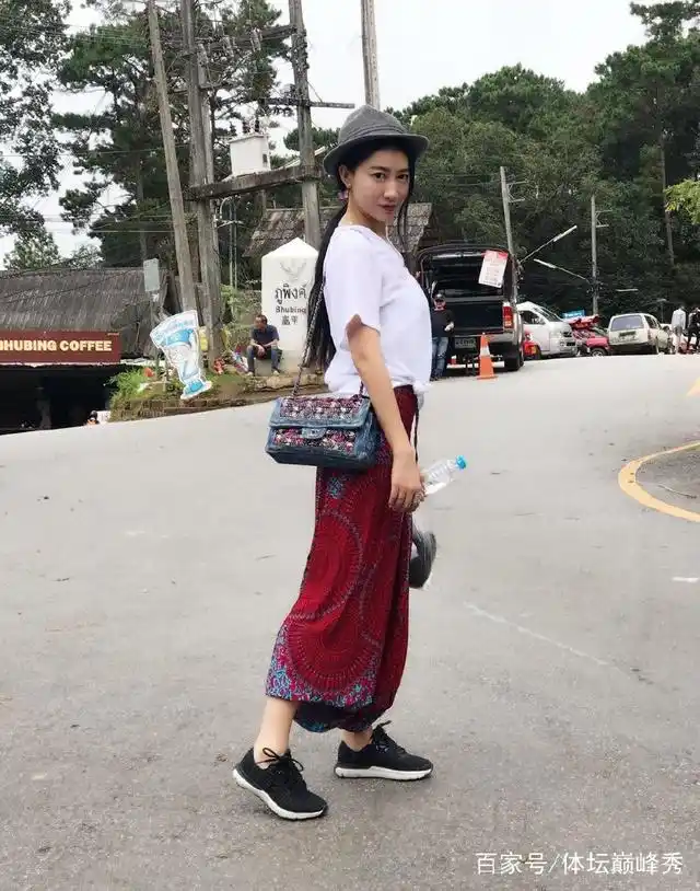 德州扑克女玩家李思晓经历_德州扑克冠军图片 中国_中国首位德州扑克亚洲冠军李思晓
