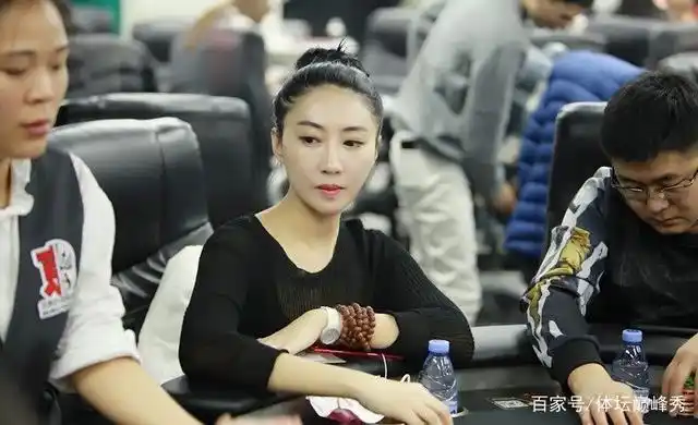 中国首位德州扑克亚洲冠军李思晓_德州扑克冠军图片 中国_德州扑克女玩家李思晓经历