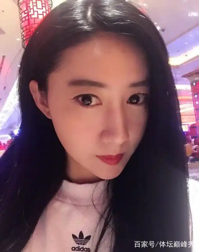 德州扑克冠军图片 中国_中国首位德州扑克亚洲冠军李思晓_德州扑克女玩家李思晓经历