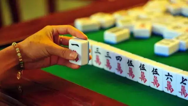 德州扑克花色大小_中西方价值观念体现_麻将与扑克文化差异