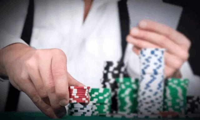 德州扑克三枪诈唬策略_什么是德州扑克空气牌_德州扑克三枪诈唬条件