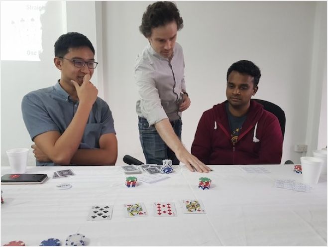 德州扑克团队_team building 德州扑克 决策艺术_扑克牌 商业投资 类比